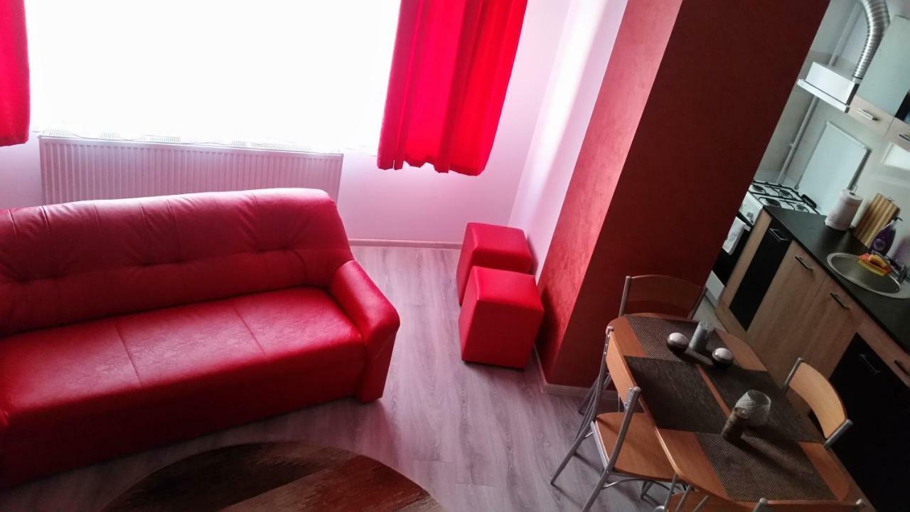 Kolonaki Domus Apartment Iasi Bagian luar foto