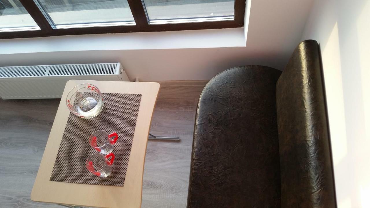Kolonaki Domus Apartment Iasi Bagian luar foto