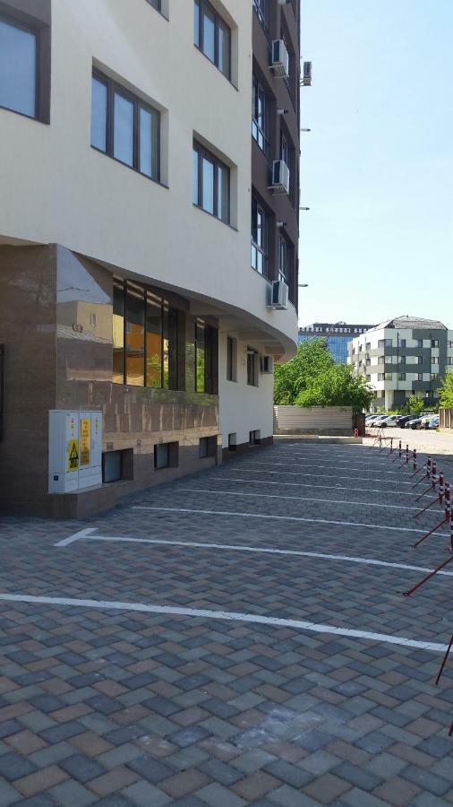 Kolonaki Domus Apartment Iasi Bagian luar foto