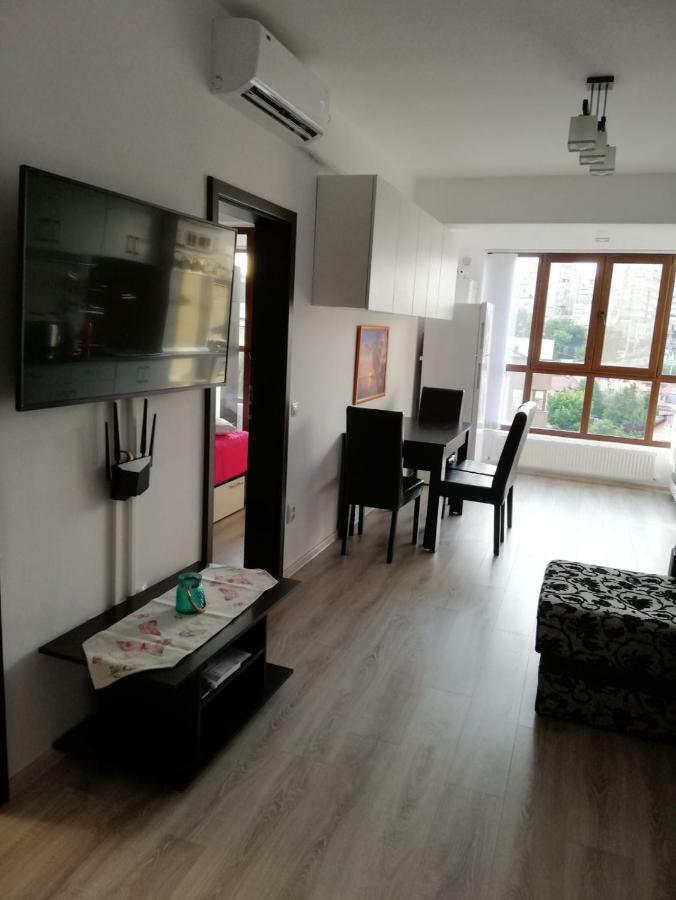 Kolonaki Domus Apartment Iasi Bagian luar foto