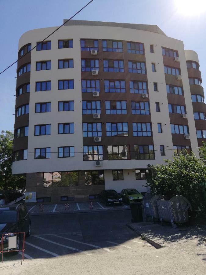 Kolonaki Domus Apartment Iasi Bagian luar foto