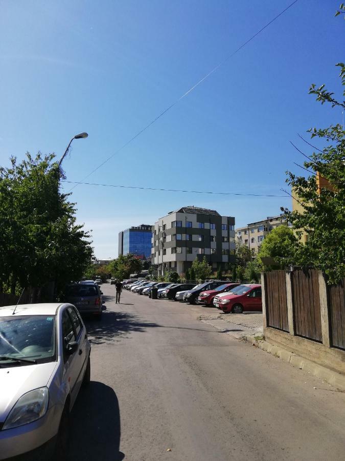 Kolonaki Domus Apartment Iasi Bagian luar foto